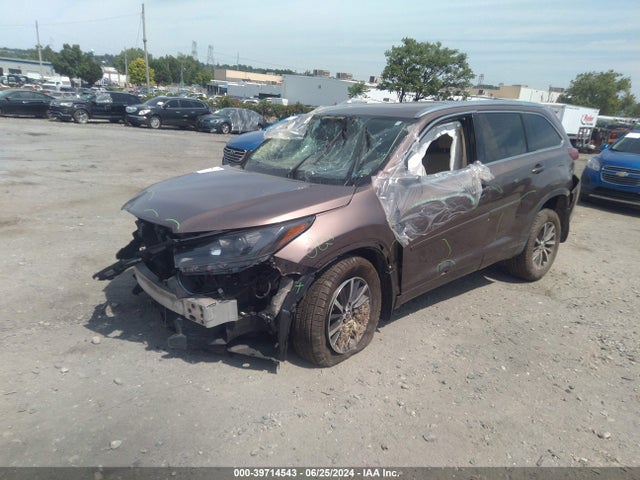 5TDJZRFH8HS409383 Toyota Highlander Xle