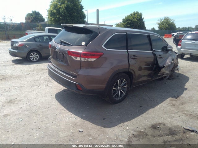5TDJZRFH8HS409383 Toyota Highlander Xle