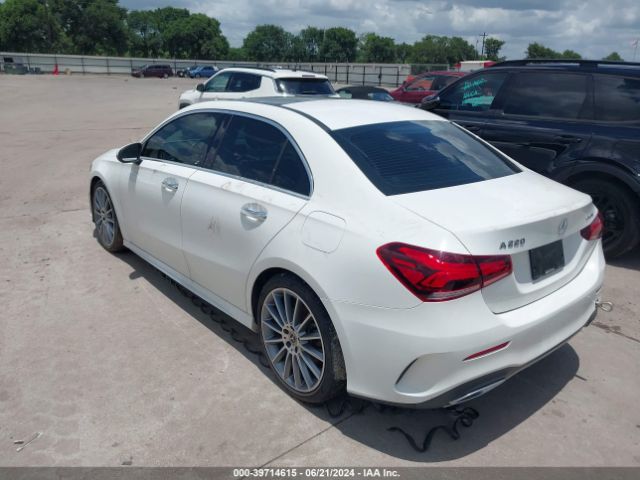 WDD3G4FB3KW011041 Mercedes-Benz A 220 4matic