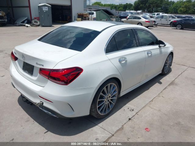 WDD3G4FB3KW011041 Mercedes-Benz A 220 4matic