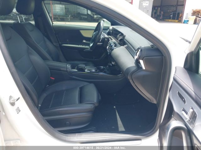 WDD3G4FB3KW011041 Mercedes-Benz A 220 4matic
