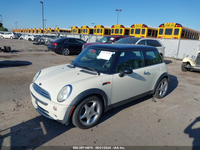 2005 MINI COOPER WMWRC33465TC58561 Photo 1