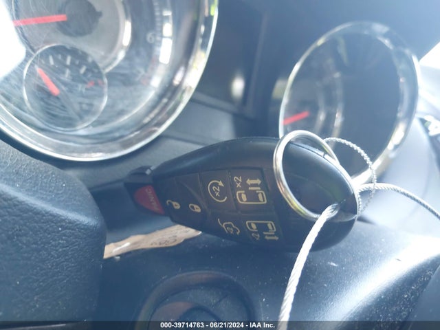 2C4RC1CG1GR128003 Chrysler Town & Country Touring-l Anniversary Edition