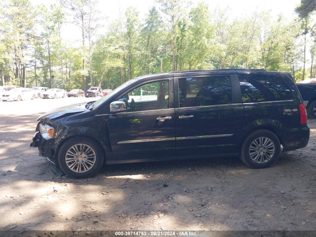 2C4RC1CG1GR128003 Chrysler Town & Country Touring-l Anniversary Edition
