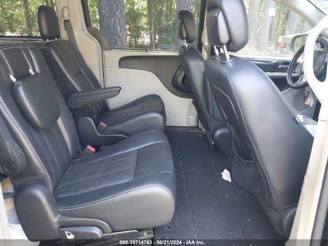 2C4RC1CG1GR128003 Chrysler Town & Country Touring-l Anniversary Edition