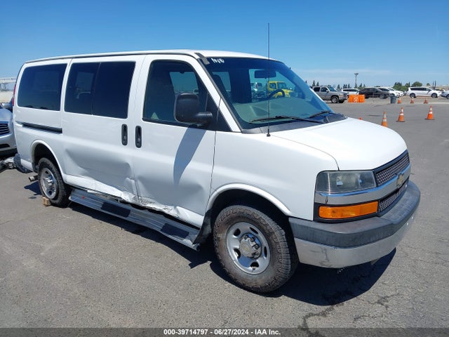 2014 1GAZGYFG3E1128605 main image
