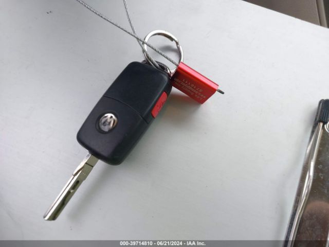WVGAV7AX9FW587553 Volkswagen TIGUAN SE