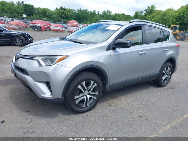 Toyota RAV4 LE 2018 JTMBFREV5JJ230449 Image 2