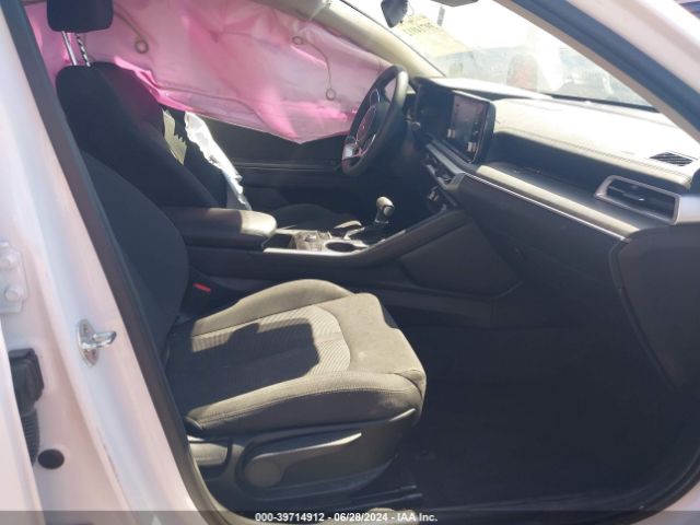 5XXG14J27NG139499 KIA K5 LXS