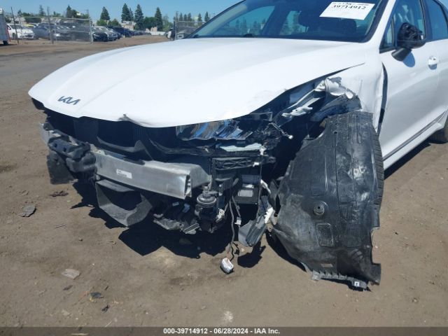 5XXG14J27NG139499 KIA K5 LXS