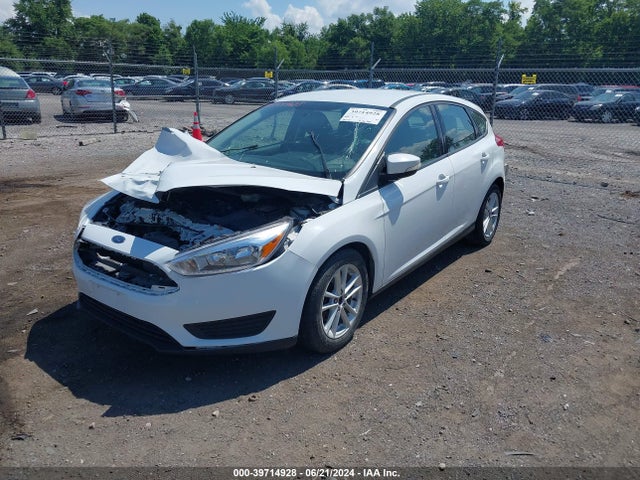 Ford FOCUS SE 2017 1FADP3K20HL246897 Image 2