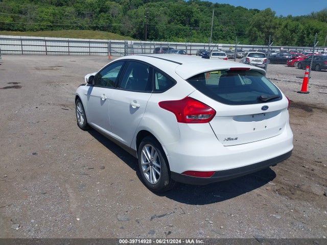 Ford FOCUS SE 2017 1FADP3K20HL246897 Image 3