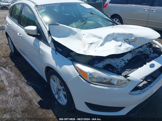 Ford FOCUS SE 2017 1FADP3K20HL246897 Image 6