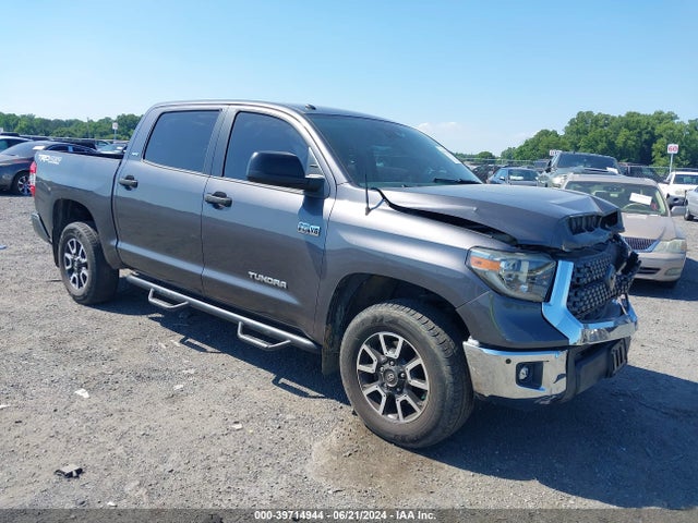 Toyota Tundra Sr5 5.7l V8 2018 5TFDY5F13JX764845 zdjęcie główne