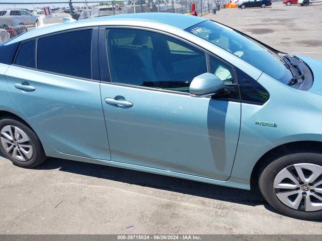 Toyota Prius Two Eco 2016 JTDKARFUXG3010225 Image 14