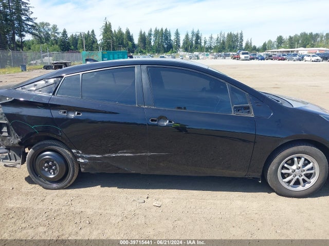Toyota Prius Three 2016 JTDKARFU7G3507460 Image 14