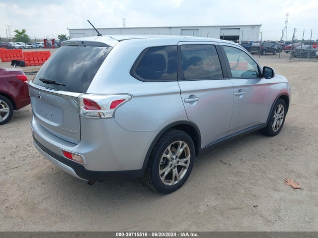 JA4AZ3A3XFZ014314 Mitsubishi Outlander Se