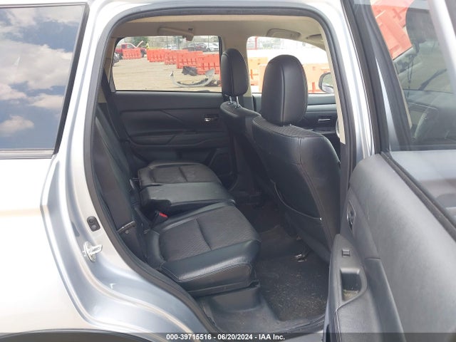JA4AZ3A3XFZ014314 Mitsubishi Outlander Se
