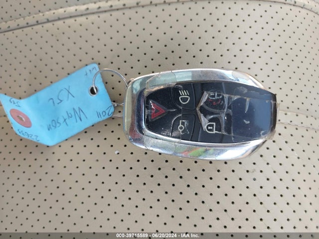 2011 JAGUAR XJ SAJWA2GB0BLV04688 Photo 10