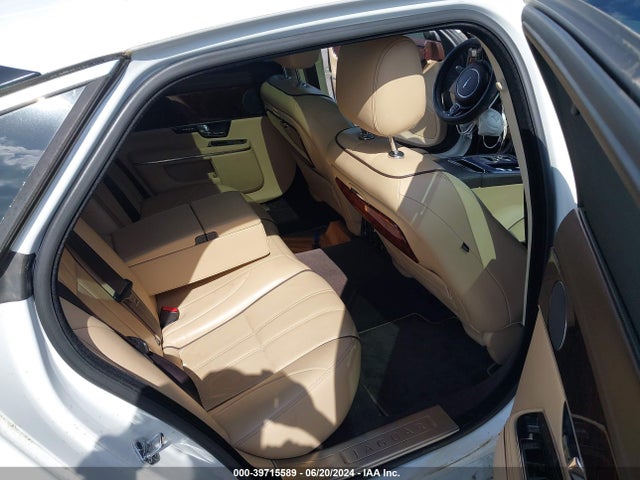 2011 JAGUAR XJ SAJWA2GB0BLV04688 Photo 7