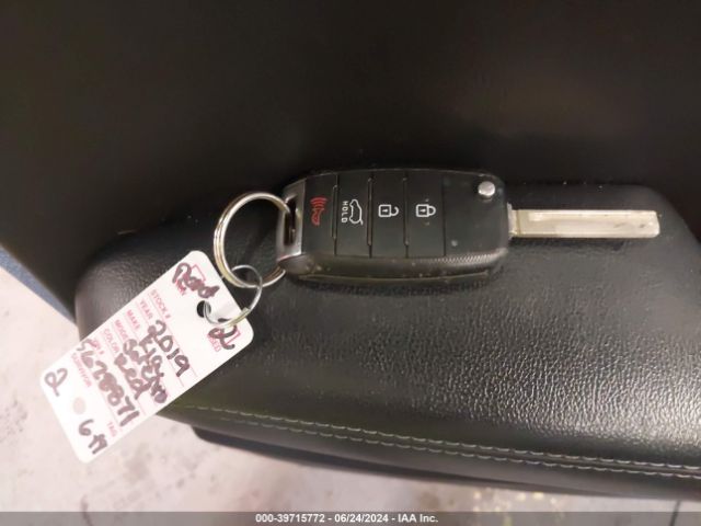 5XYPG4A51KG562871 KIA Sorento 3.3l Lx