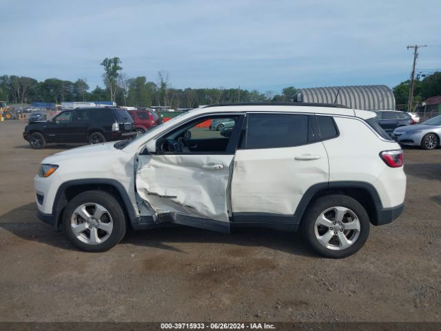 3C4NJDBB6KT630930 Jeep Compass Latitude 4x4