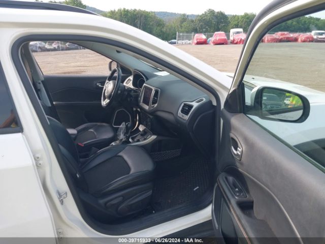 3C4NJDBB6KT630930 Jeep Compass Latitude 4x4