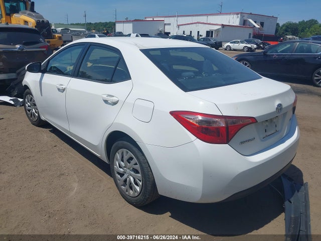 Toyota COROLLA LE 2017 5YFBURHE0HP645671 Image 3