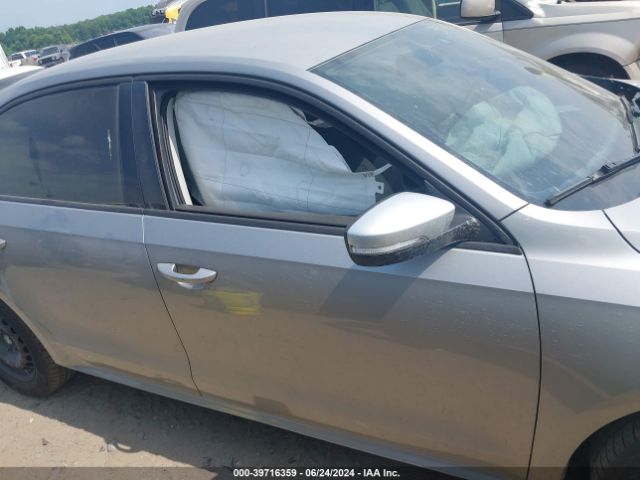 1VWAP7A37EC011498 Volkswagen Passat 2.5l S