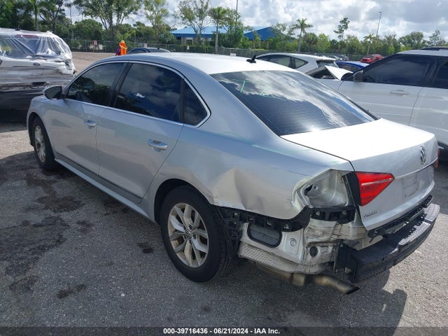 1VWAS7A33GC035346 Volkswagen Passat 1.8t S