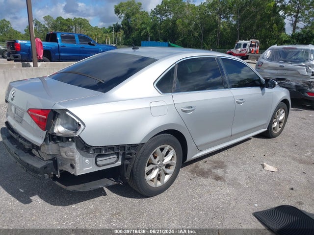 1VWAS7A33GC035346 Volkswagen Passat 1.8t S