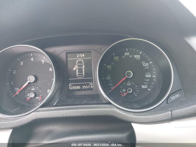 1VWAS7A33GC035346 Volkswagen Passat 1.8t S