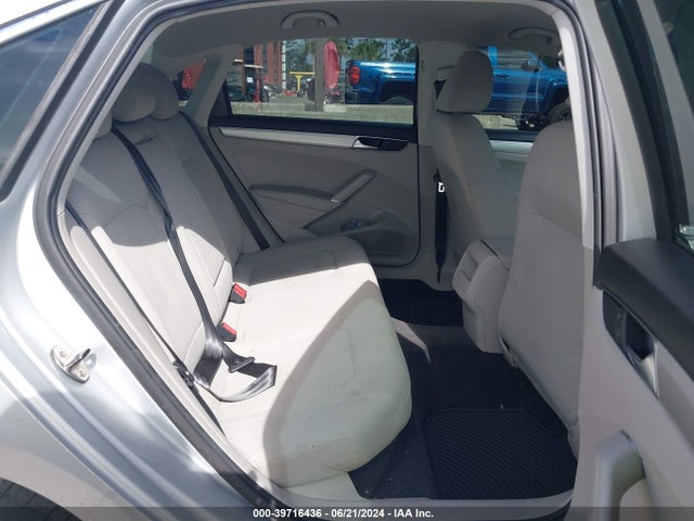 1VWAS7A33GC035346 Volkswagen Passat 1.8t S