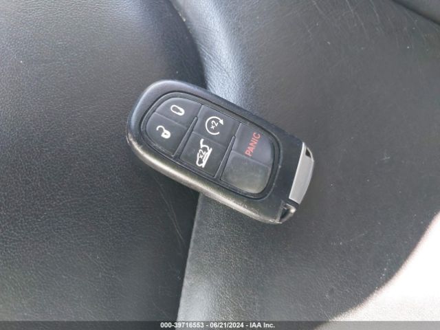 1C4PJMDX0JD585733 Jeep Cherokee Limited 4x4