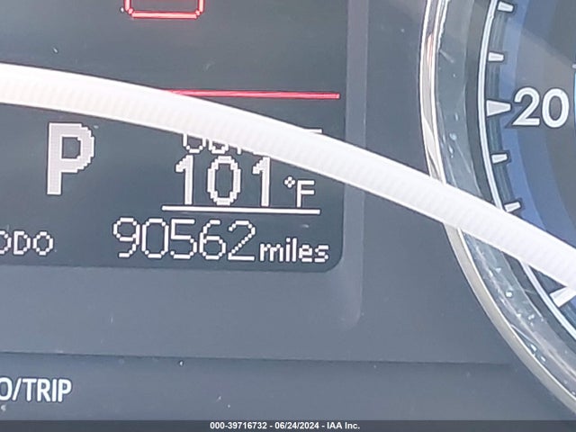 Toyota COROLLA LE 2018 5YFBURHE9JP745774 Image 15