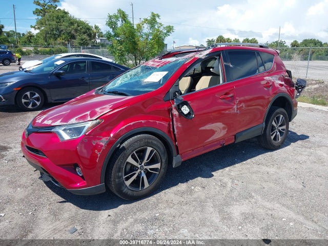 Toyota Rav4 Xle 2017 JTMWFREV4HJ111612 Image 2