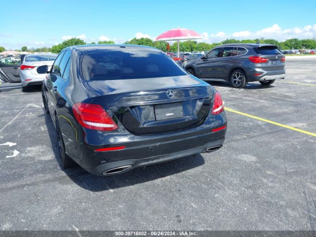 WDDZF4JB8HA054123 Mercedes-Benz E 300