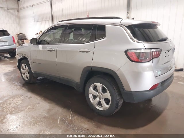 Jeep Compass Latitude 4x4 2019 3C4NJDBB0KT648369 Image 3