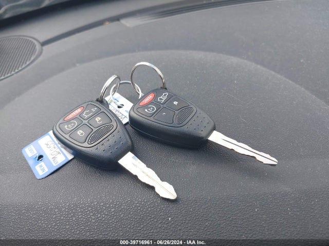 39716961 :رقم المزاد ، 1C3CC5FV8AN148992 vin ، 2010 Chrysler Sebring Limited مزاد بيع