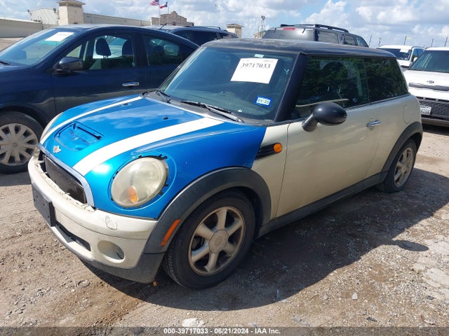 2009 MINI COOPER WMWMF33569TW70184 Photo 1