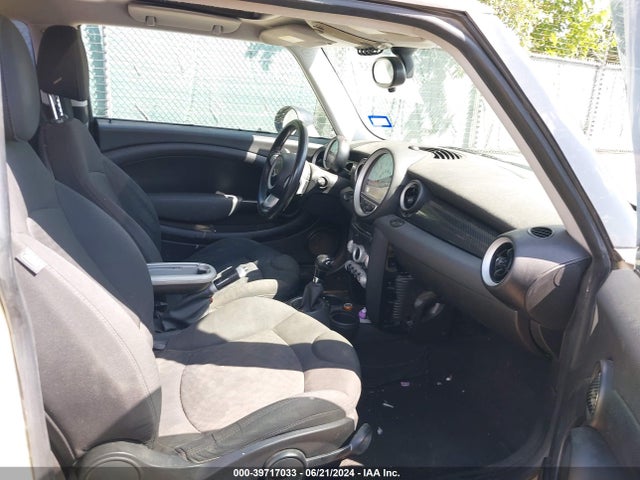2009 MINI COOPER WMWMF33569TW70184 Photo 4