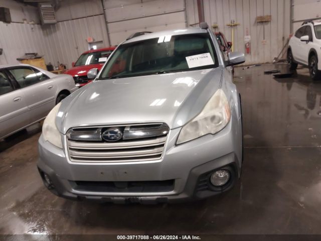 4S4BRBCC8E3310639 Subaru Outback 2.5i Premium