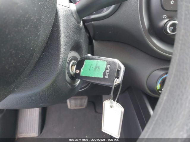 KNDJ23AU6N7826125 KIA SOUL LX
