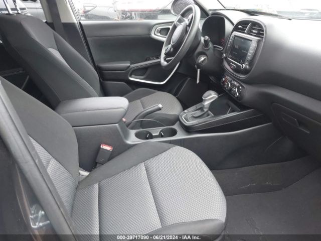 KNDJ23AU6N7826125 KIA SOUL LX