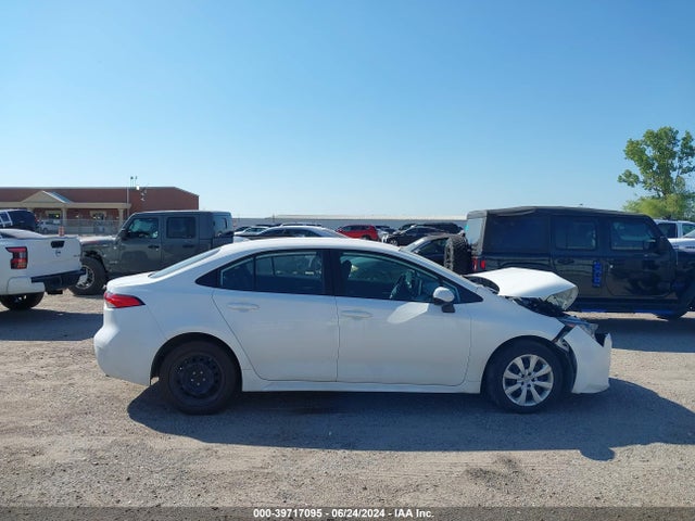 Toyota COROLLA LE 2021 5YFEPMAE6MP259820 Image 13