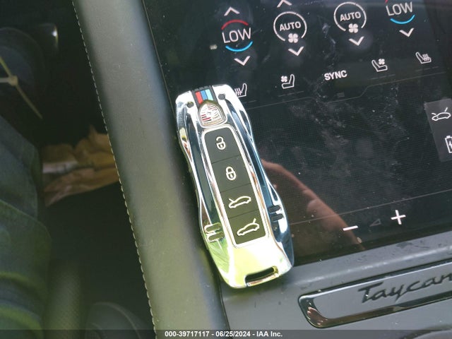 2020 PORSCHE TAYCAN WP0AC2Y17LSA71888 Photo 10