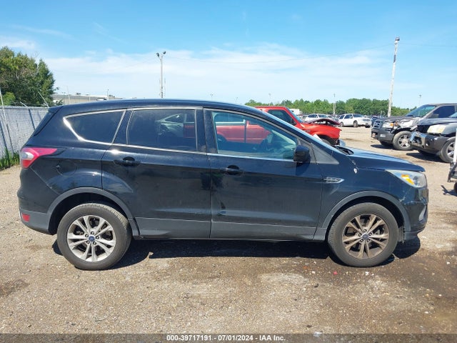 Ford ESCAPE SE 2017 1FMCU9GD1HUB82869 Image 13