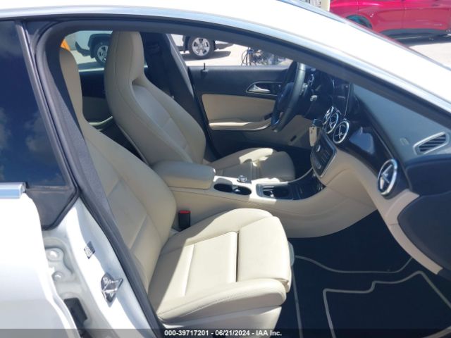 WDDSJ4EB9KN750757 Mercedes-Benz CLA 250