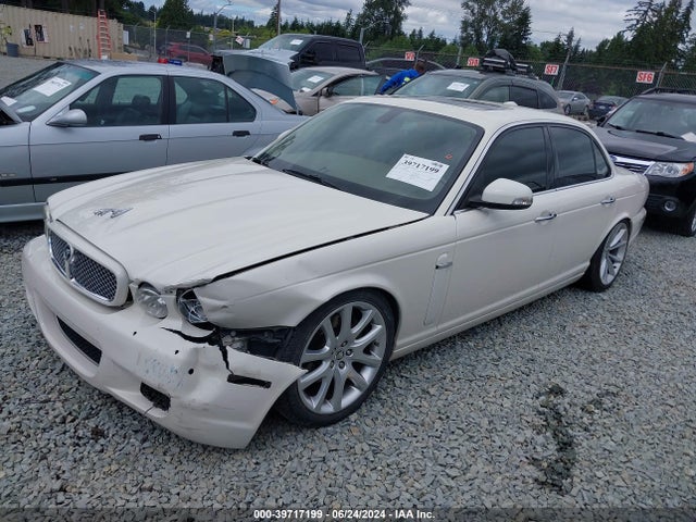 2008 JAGUAR XJ SAJWA71BX8SH23858 Photo 1