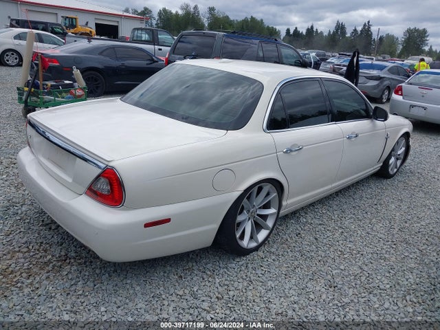 2008 JAGUAR XJ SAJWA71BX8SH23858 Photo 3